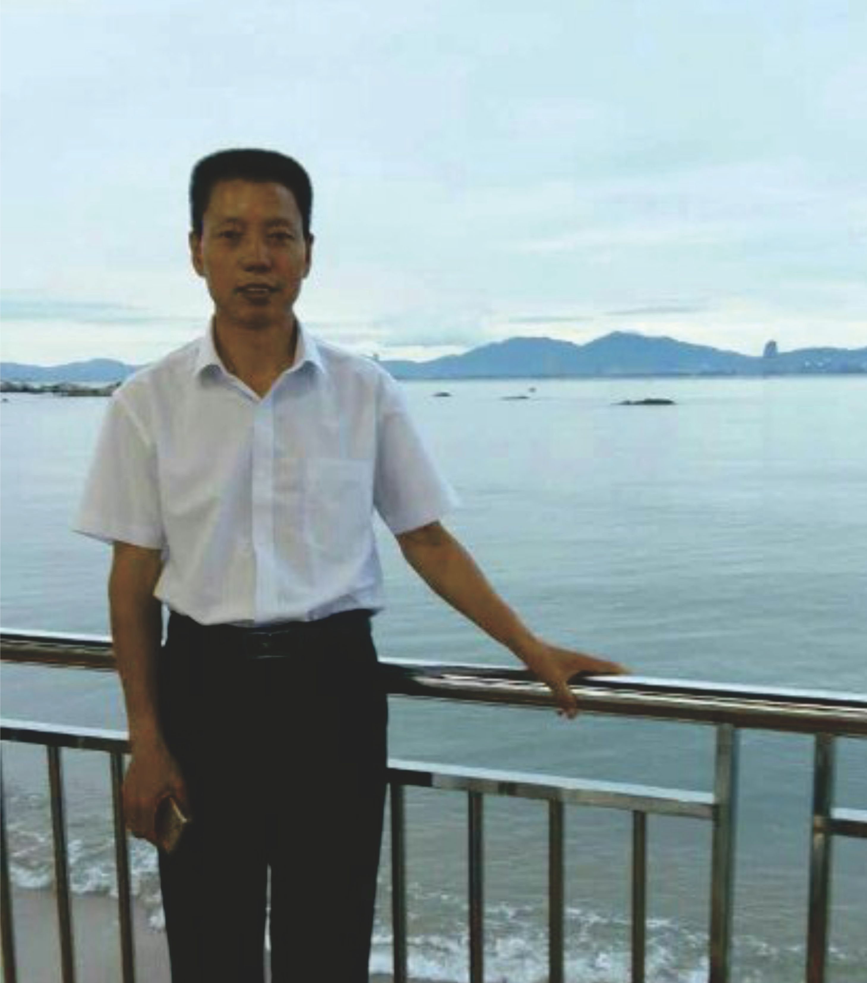 杨建荣老师/毕业于西北师范大学汉语言文学专业/中学一级教师